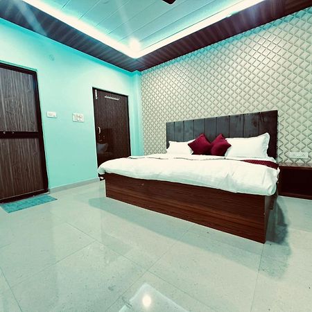 فندق Gulab Residency فاراناسي المظهر الخارجي الصورة