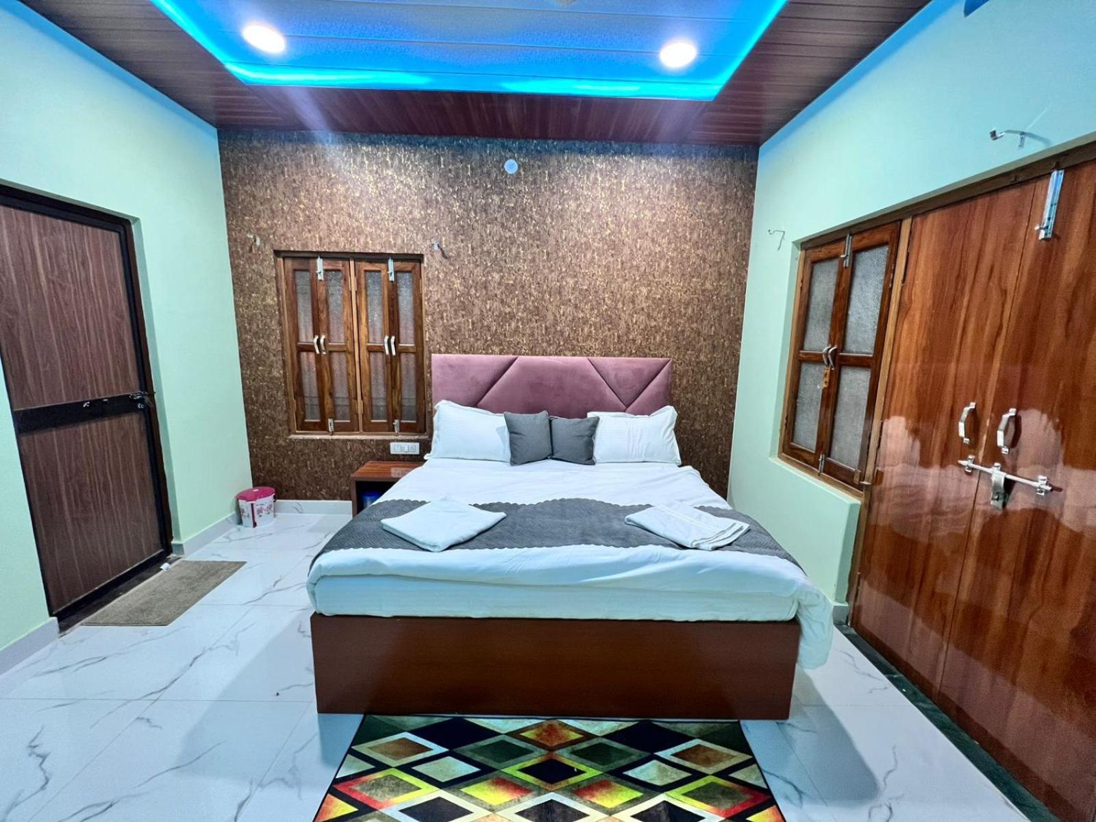 فندق Gulab Residency فاراناسي المظهر الخارجي الصورة