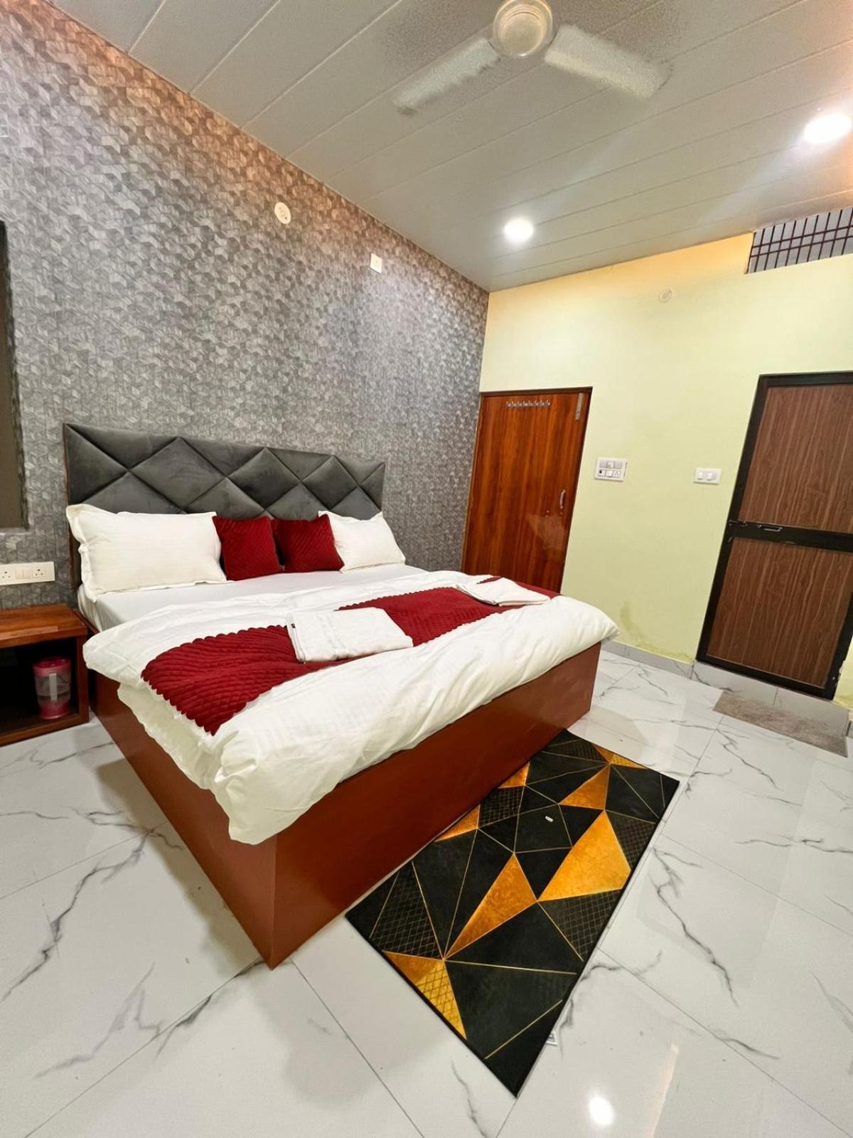 فندق Gulab Residency فاراناسي المظهر الخارجي الصورة
