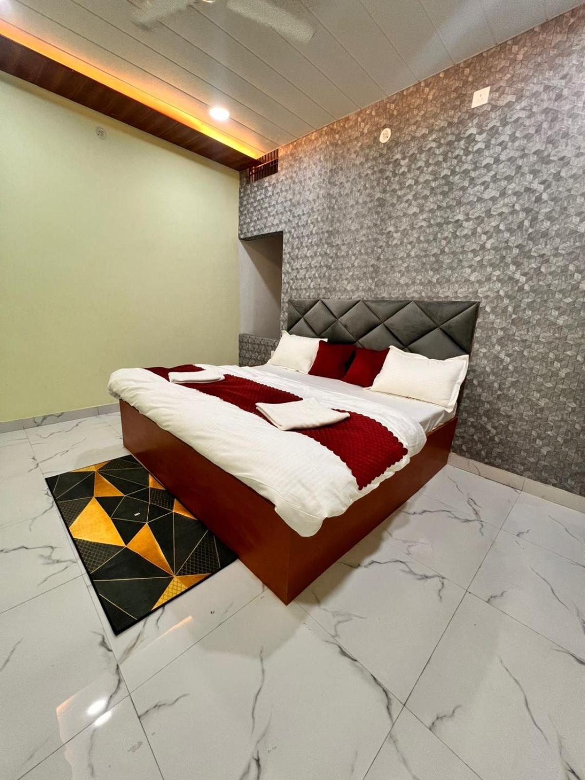 فندق Gulab Residency فاراناسي المظهر الخارجي الصورة